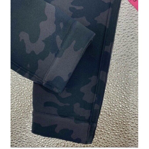 Spanx Size S Look At Me Now Camo Printed Seamless Crop Cropped Leggings - Picture 7 of 13